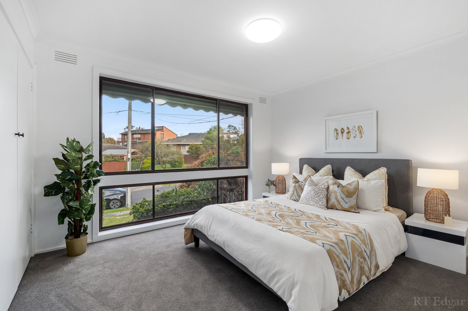 Real Estate and Property in 6 Mercedes Court, Rosanna, VIC