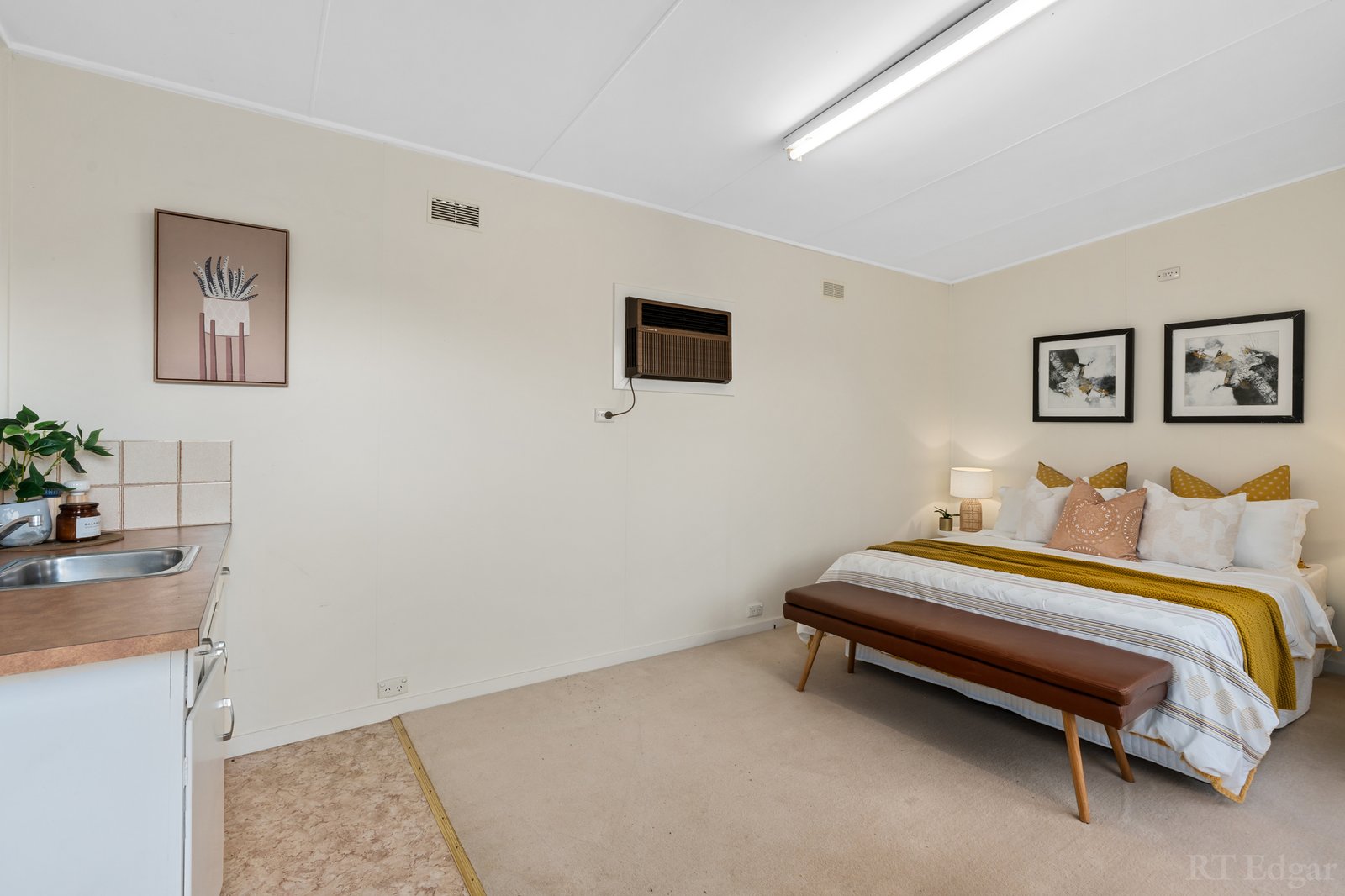 Real Estate and Property in 6 Mercedes Court, Rosanna, VIC