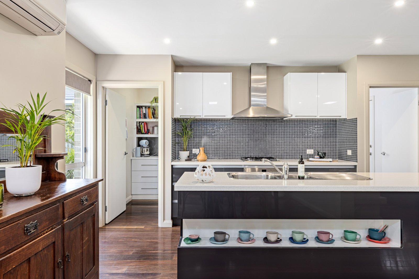 Gallery: 6 Merrick Avenue