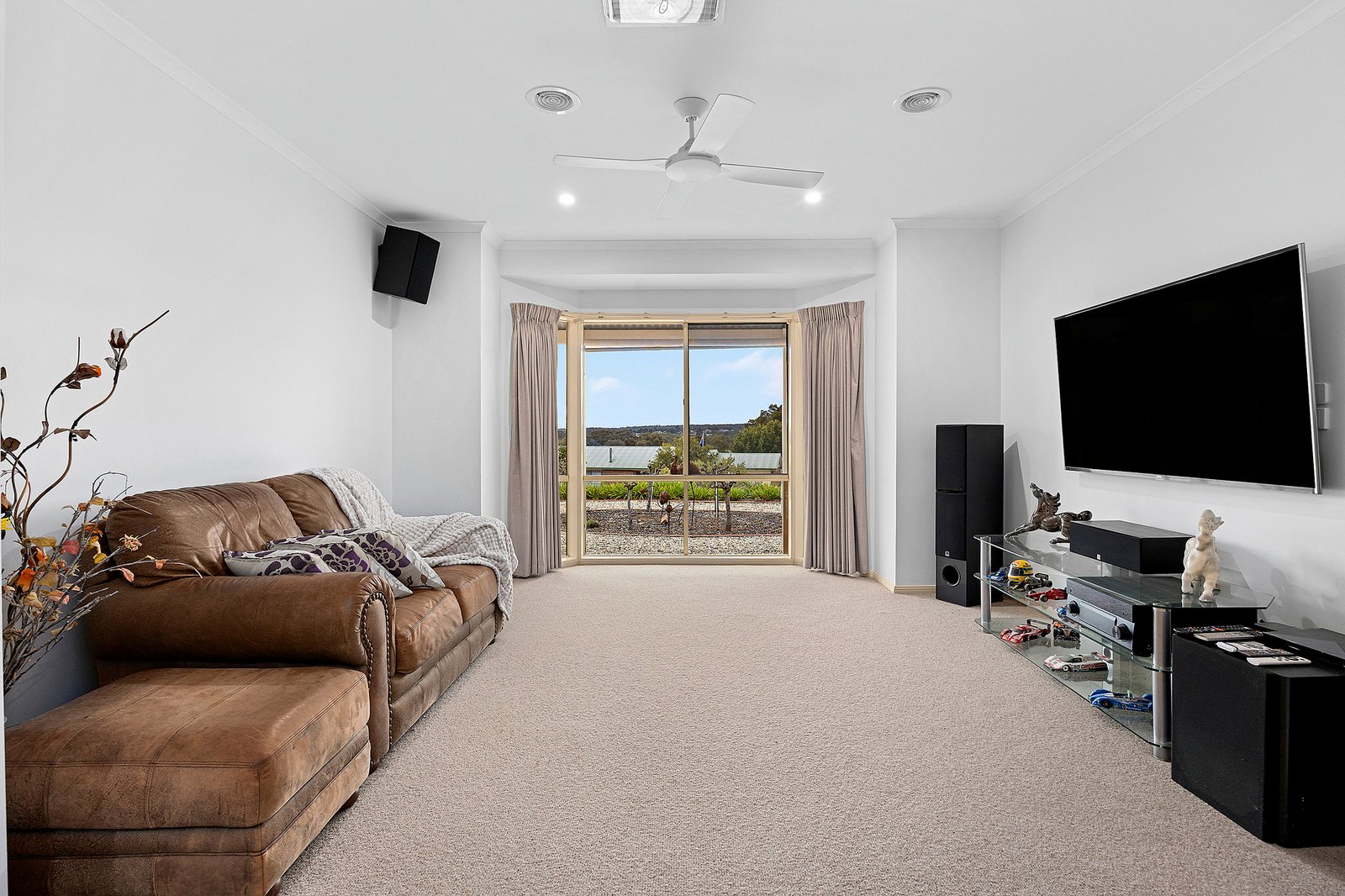 Gallery: 6 Michelle Drive
