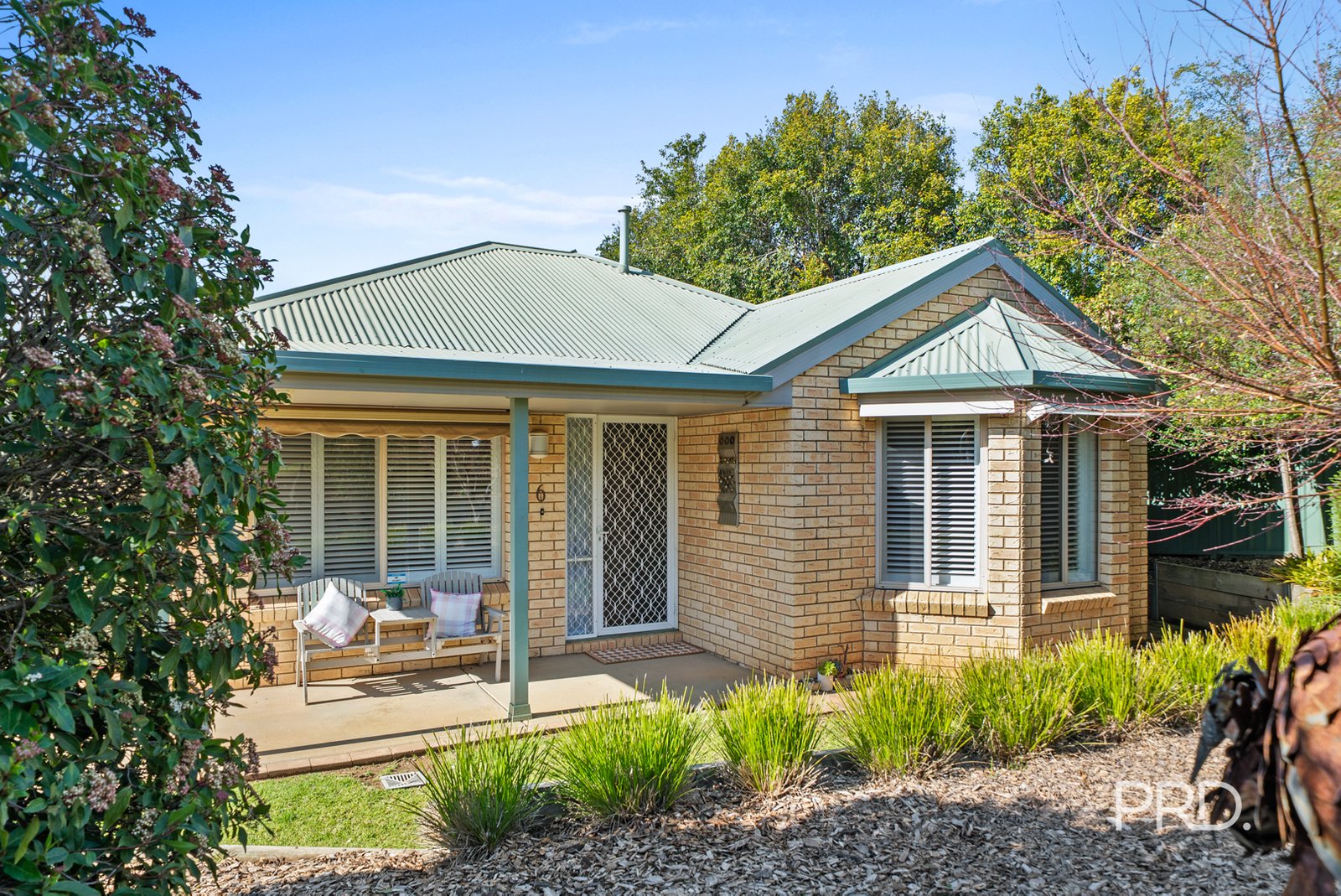 6 Minchin Place KOORINGAL 1