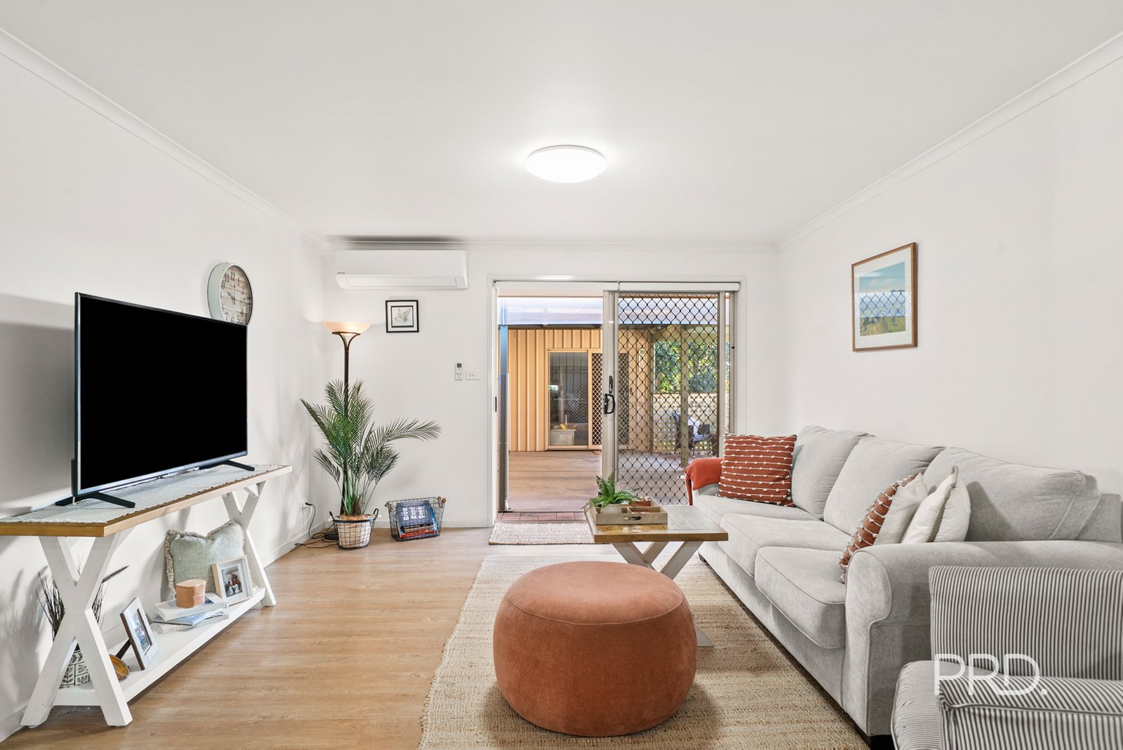 6 Minchin Place KOORINGAL 8