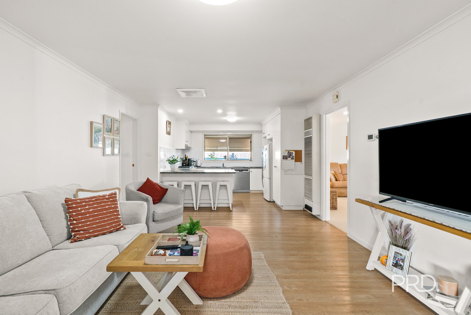 6 Minchin Place KOORINGAL 9