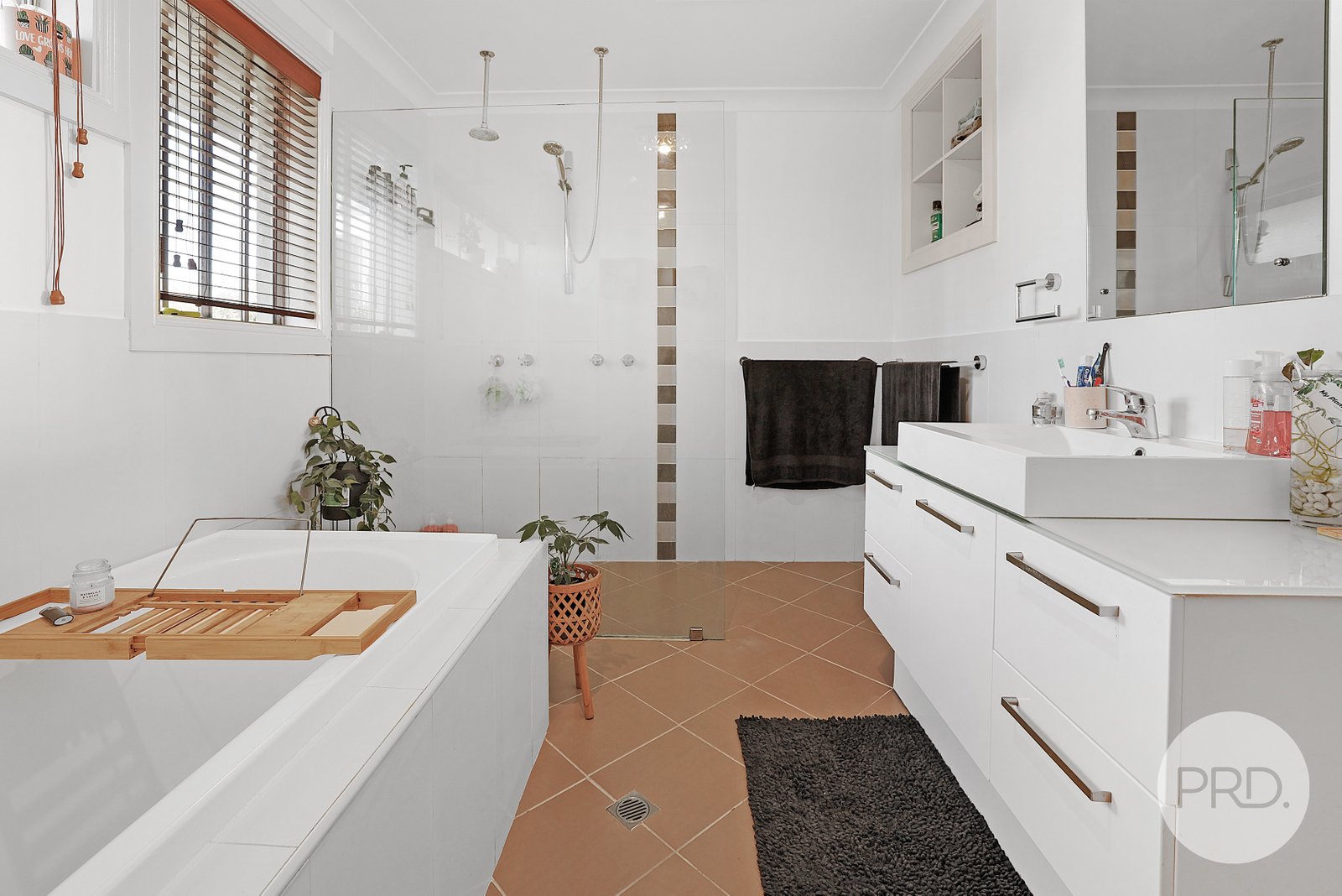 6 Mirool Street TAMWORTH 9