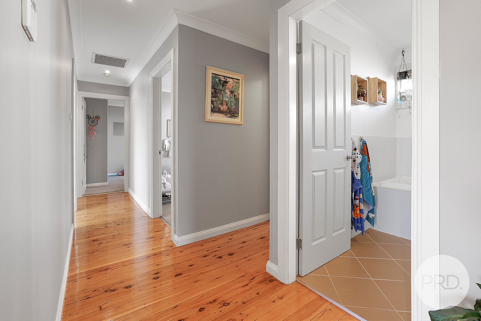 6 Mirool Street TAMWORTH 11