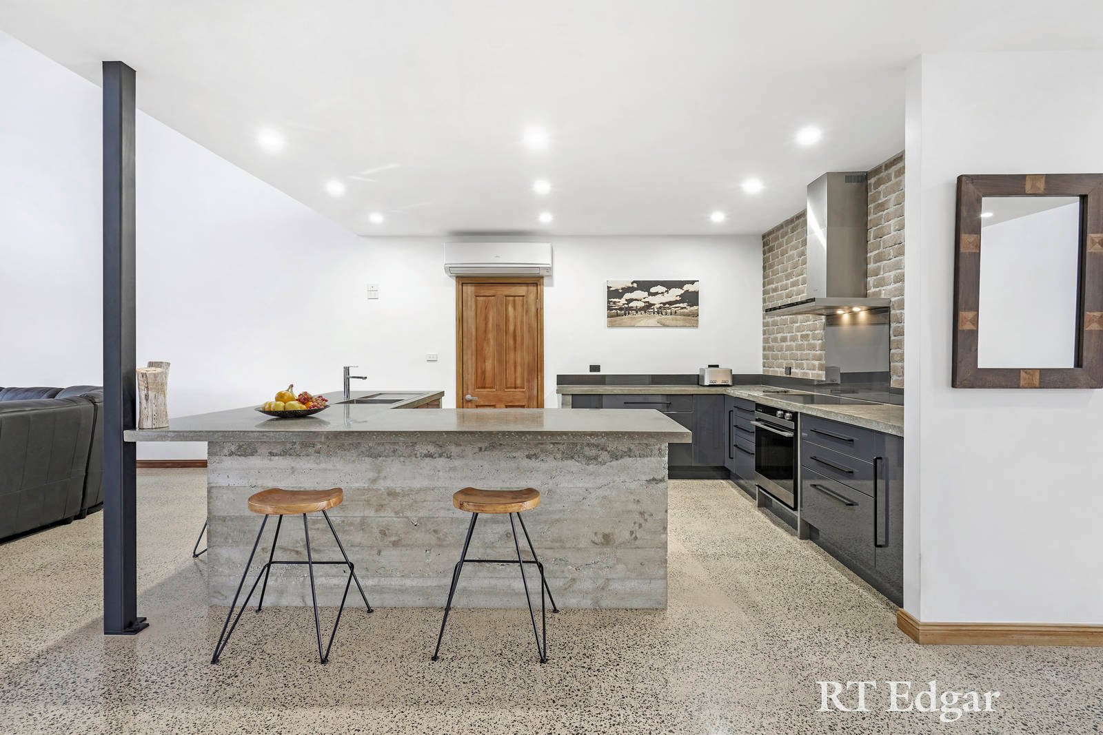 Real Estate and Property in 6 Misty View Court, Gisborne, VIC