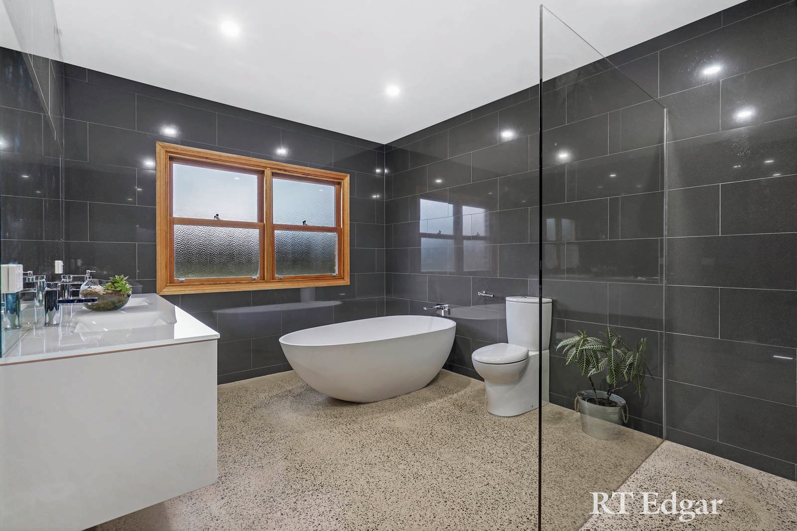 Real Estate and Property in 6 Misty View Court, Gisborne, VIC