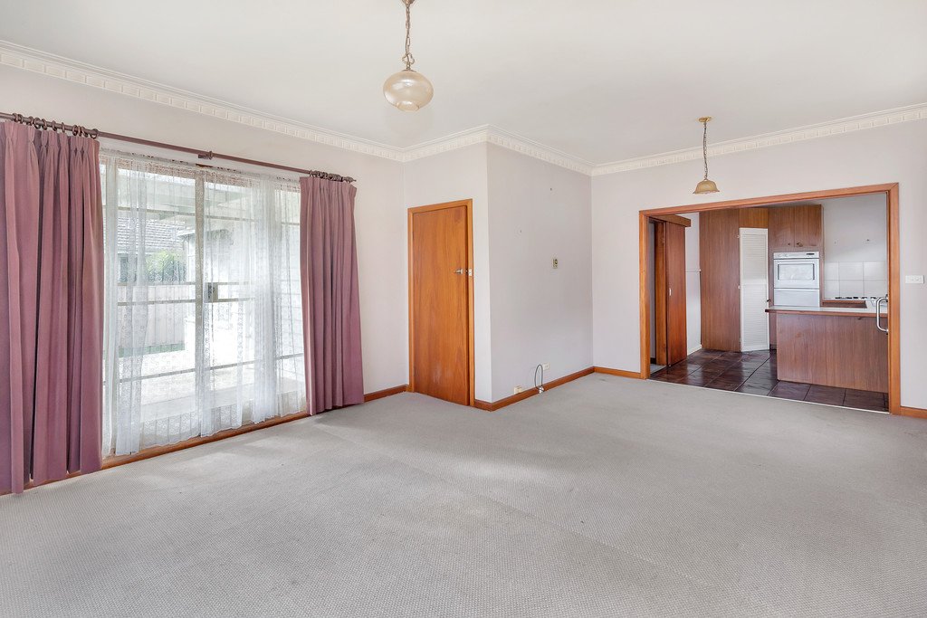 6 Molbray Street WENDOUREE 2