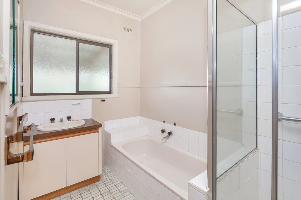 6 Molbray Street WENDOUREE 9