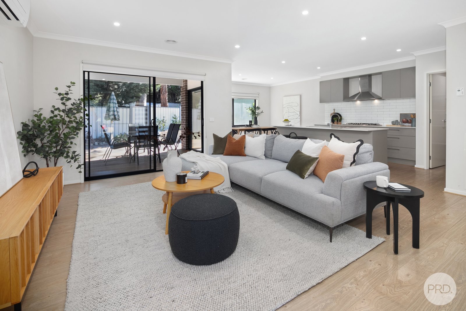 6 Moneill Close BROWN HILL 3