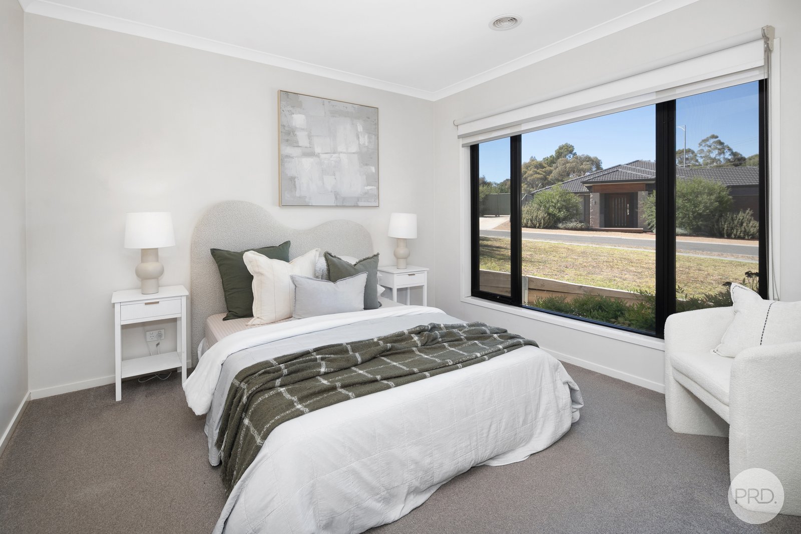 6 Moneill Close BROWN HILL 13