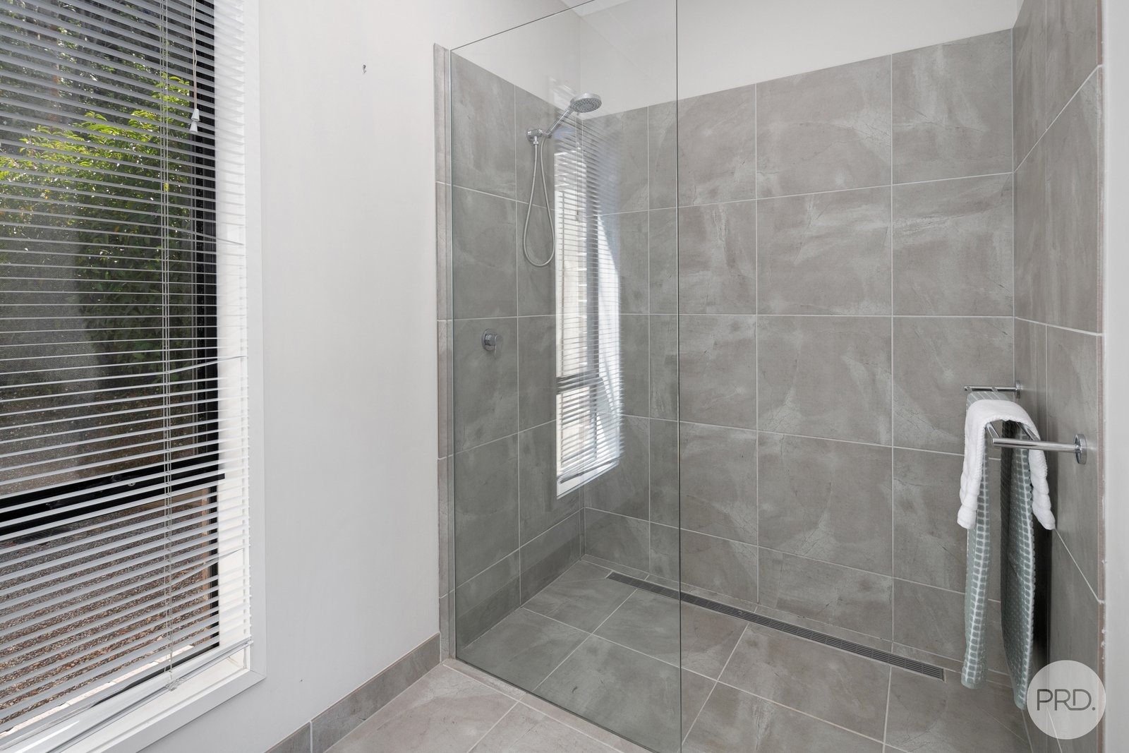 6 Moneill Close BROWN HILL 15