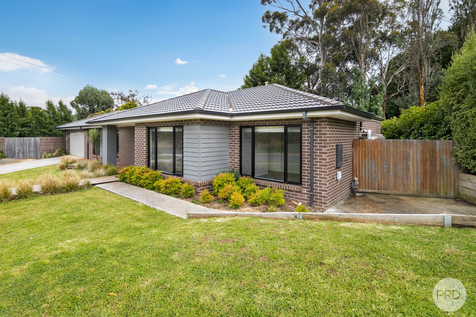 6 Moniell Close BROWN HILL 2