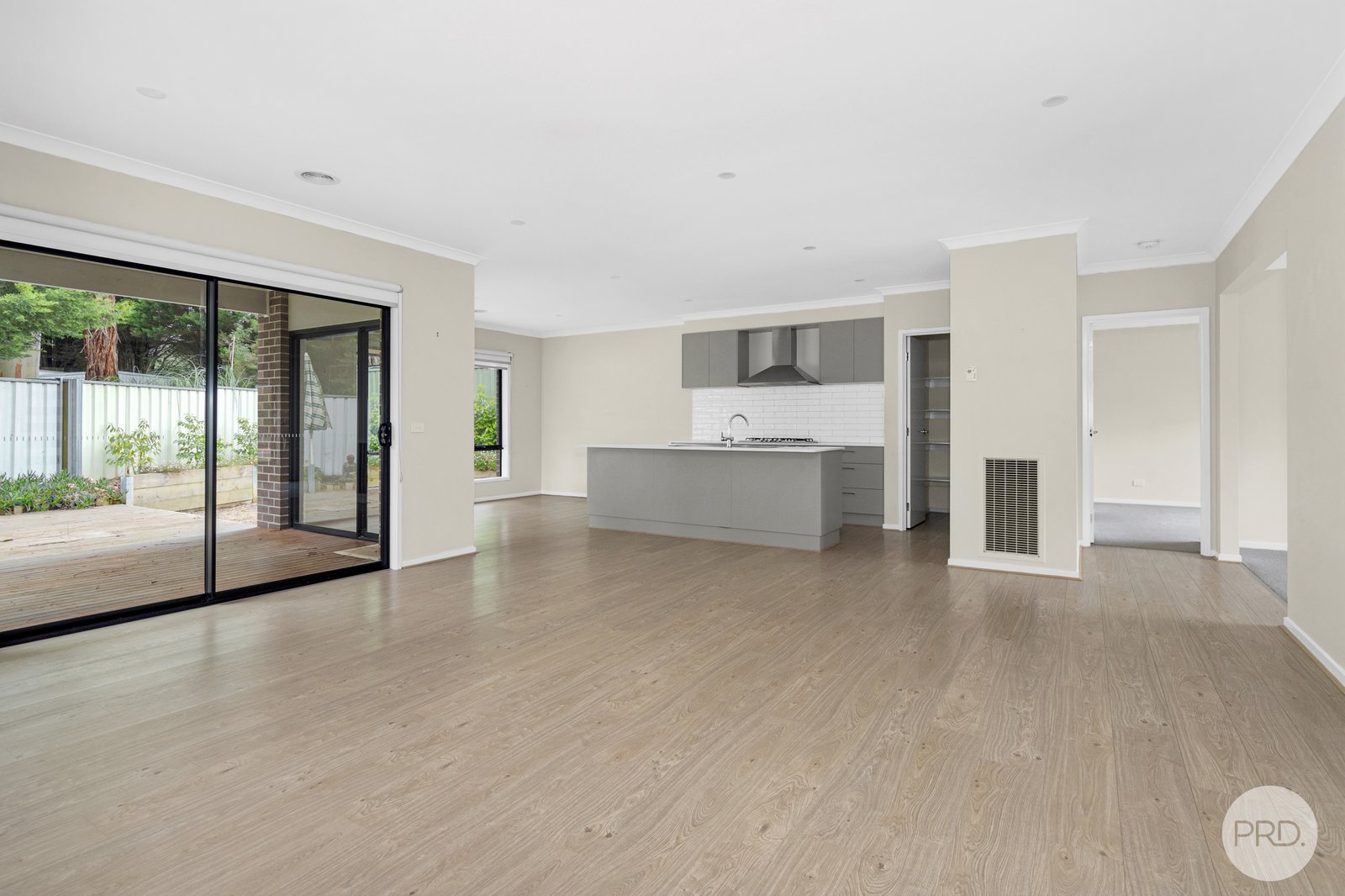 6 Moniell Close BROWN HILL 3