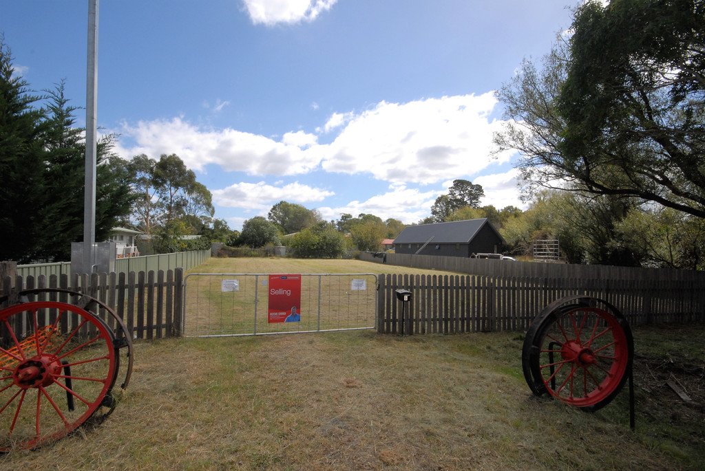 6 Monkittee Street BRAIDWOOD 2
