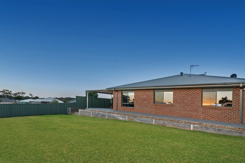 6 Montana Place KANGAROO FLAT 12
