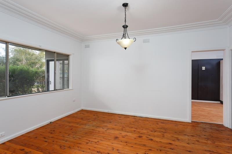 6 Montgomery Street ASHMONT 2