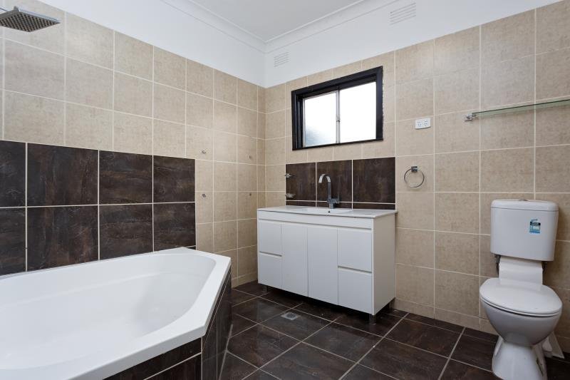 6 Montgomery Street ASHMONT 5