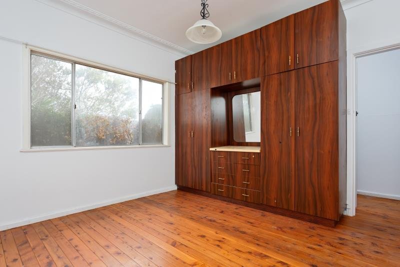 6 Montgomery Street ASHMONT 8