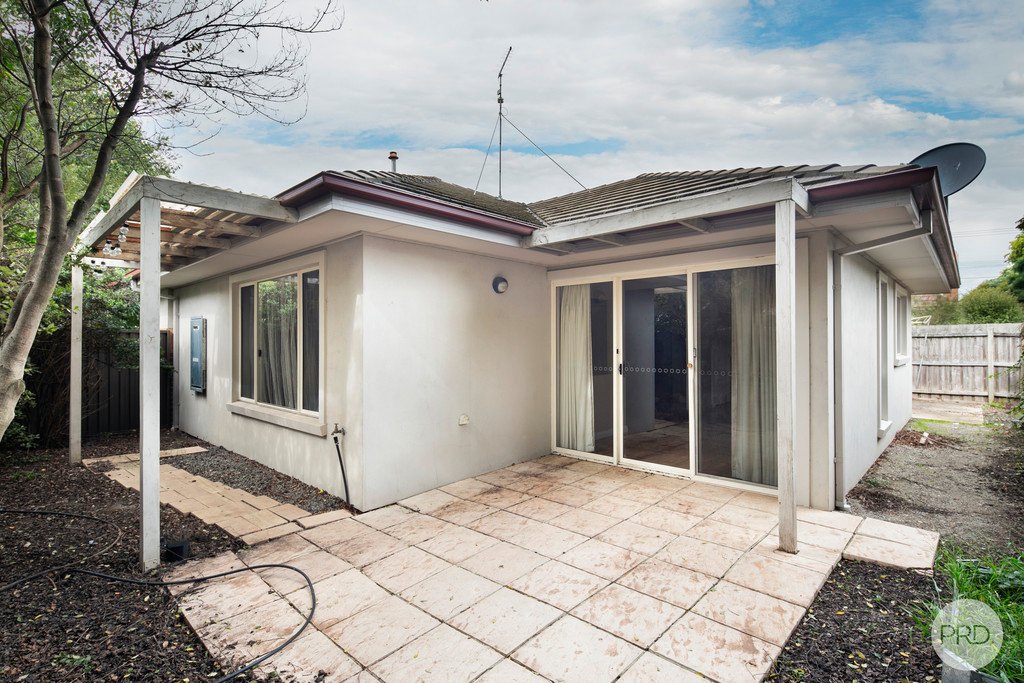 6 Montrose Street BALLARAT EAST 9