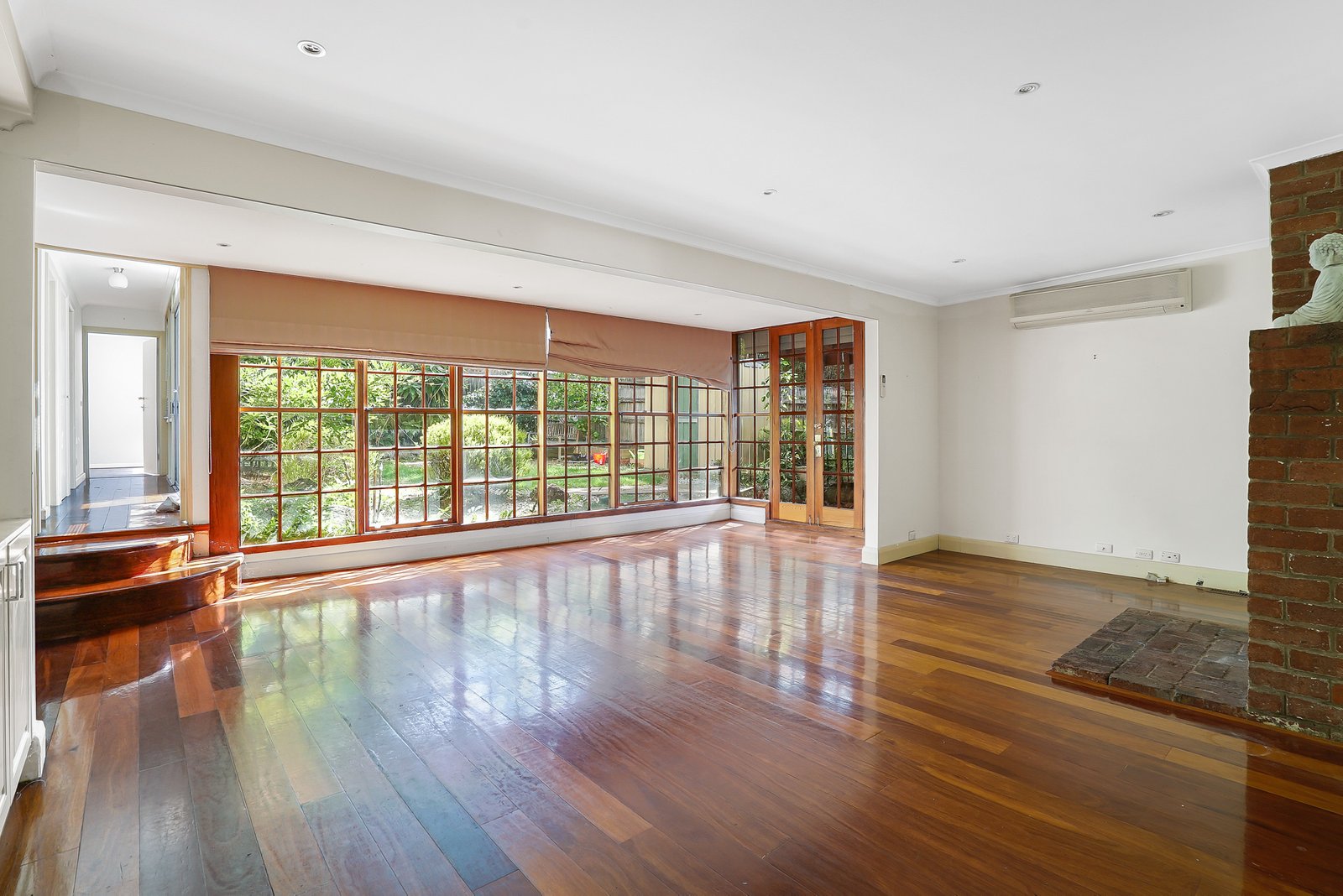 Gallery: 6 Moorhead Street