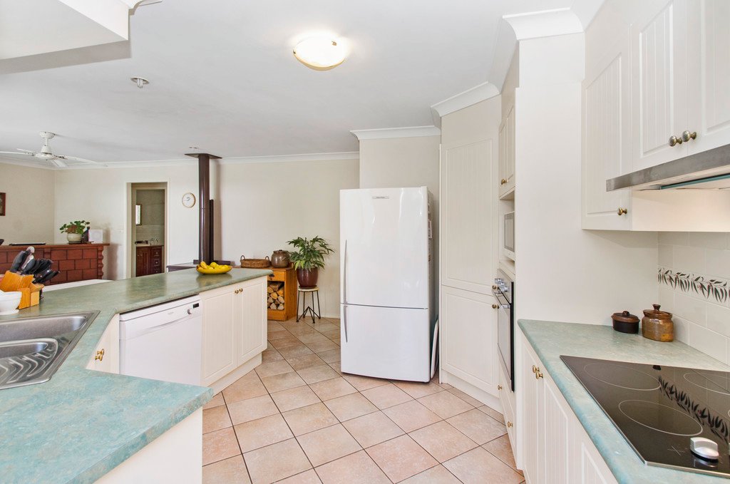 6 Mountain View Road KEW 3