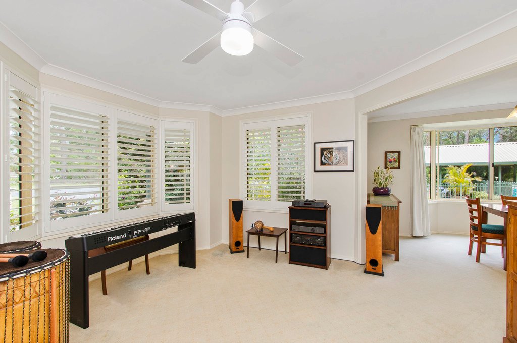 6 Mountain View Road KEW 4