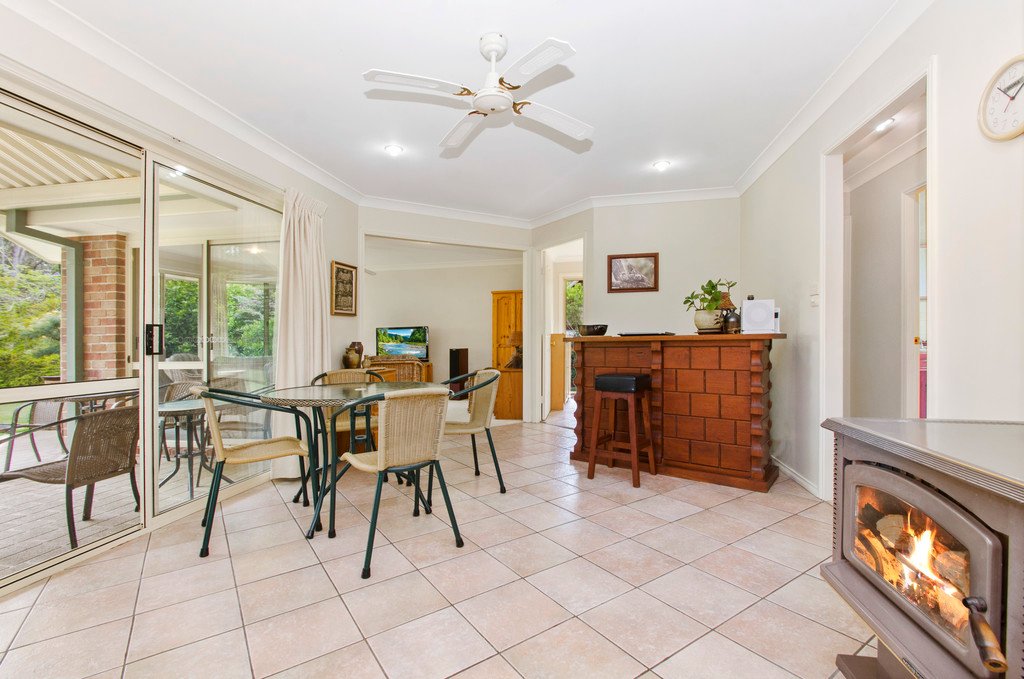 6 Mountain View Road KEW 6