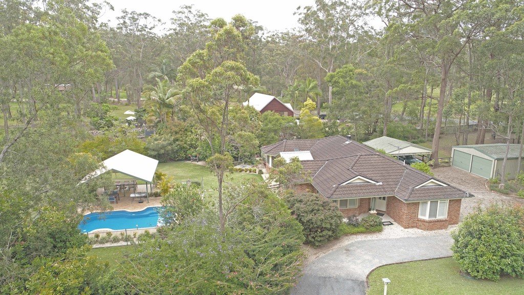 6 Mountain View Road KEW 12