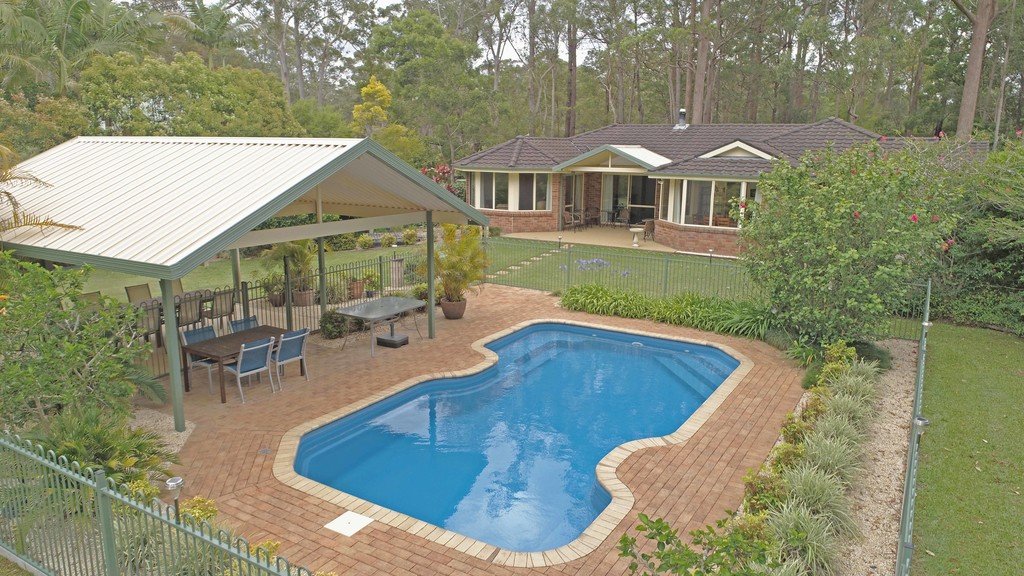 6 Mountain View Road KEW 13