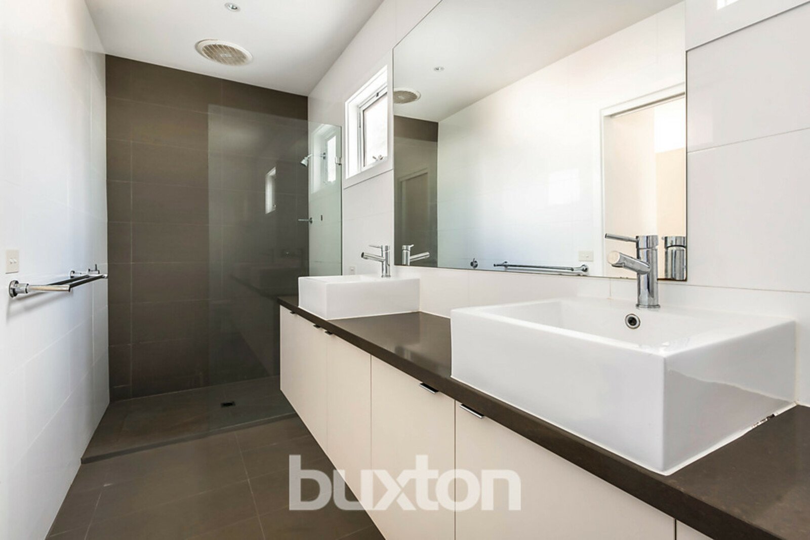 Gallery: 6 Mowat Street