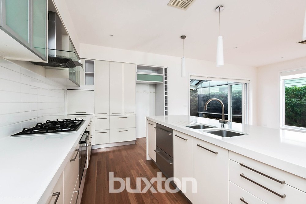Gallery: 6 Mowat Street