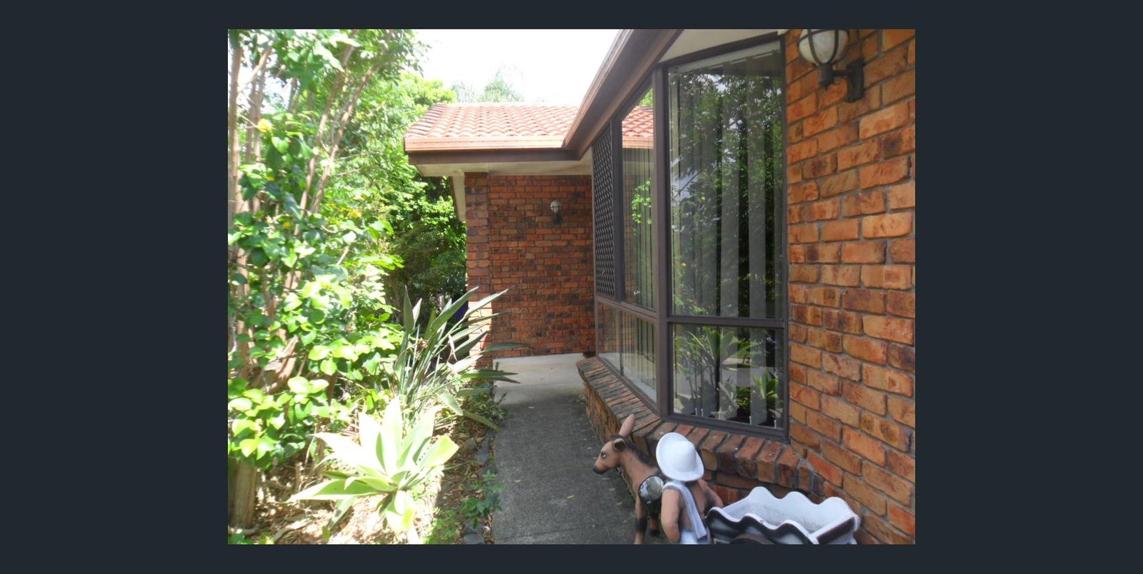 6 Muston Court CARRARA 6