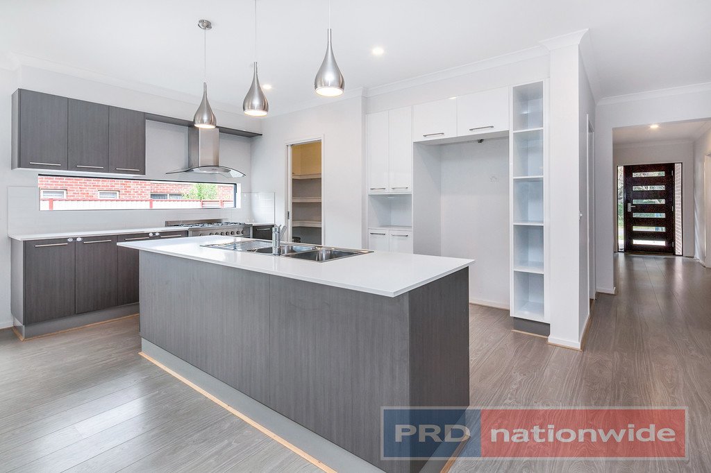 6 Myrtle Grove Road BALLAN 2