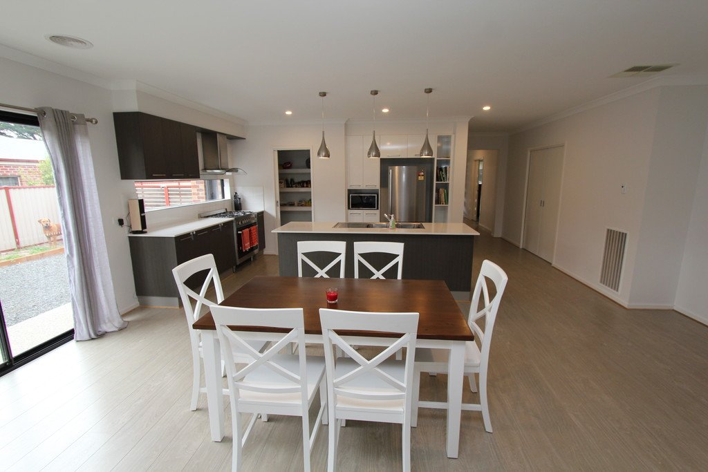 6 Myrtle Grove Road BALLAN 4