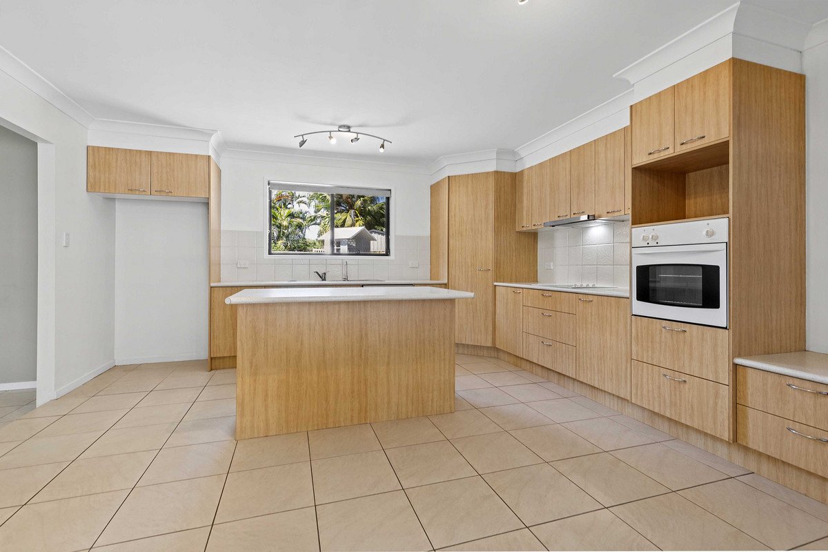 6 Nalya Court Mermaid Waters 6