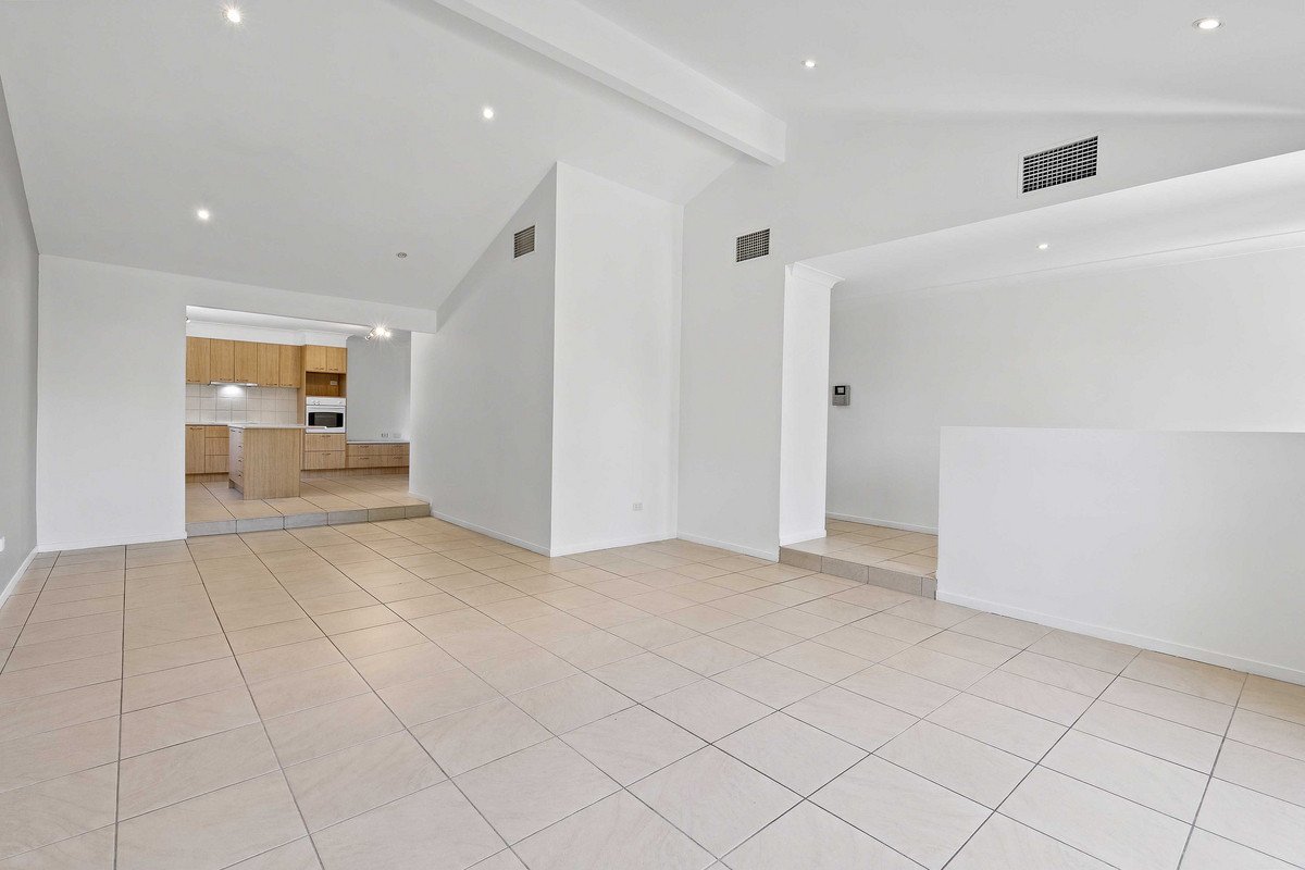 6 Nalya Court Mermaid Waters 7