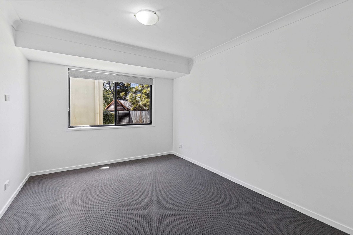 6 Nalya Court Mermaid Waters 10