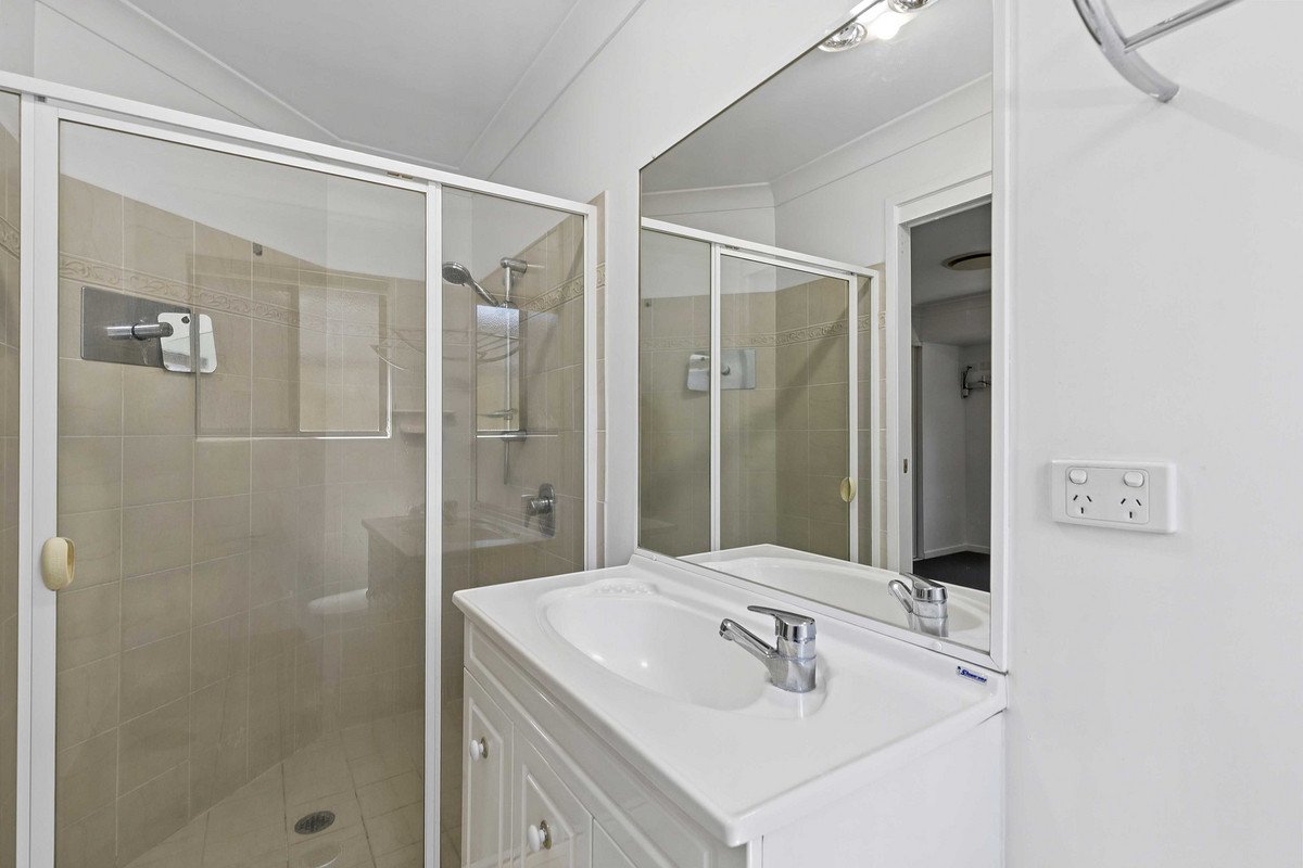 6 Nalya Court Mermaid Waters 14