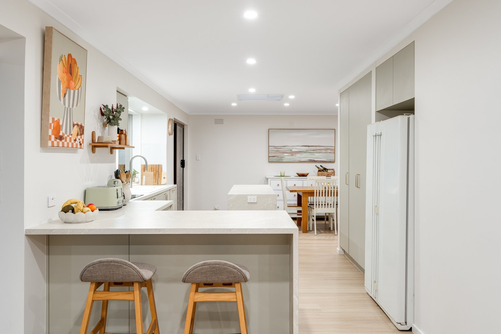 Gallery: 6 Nambrok Court
