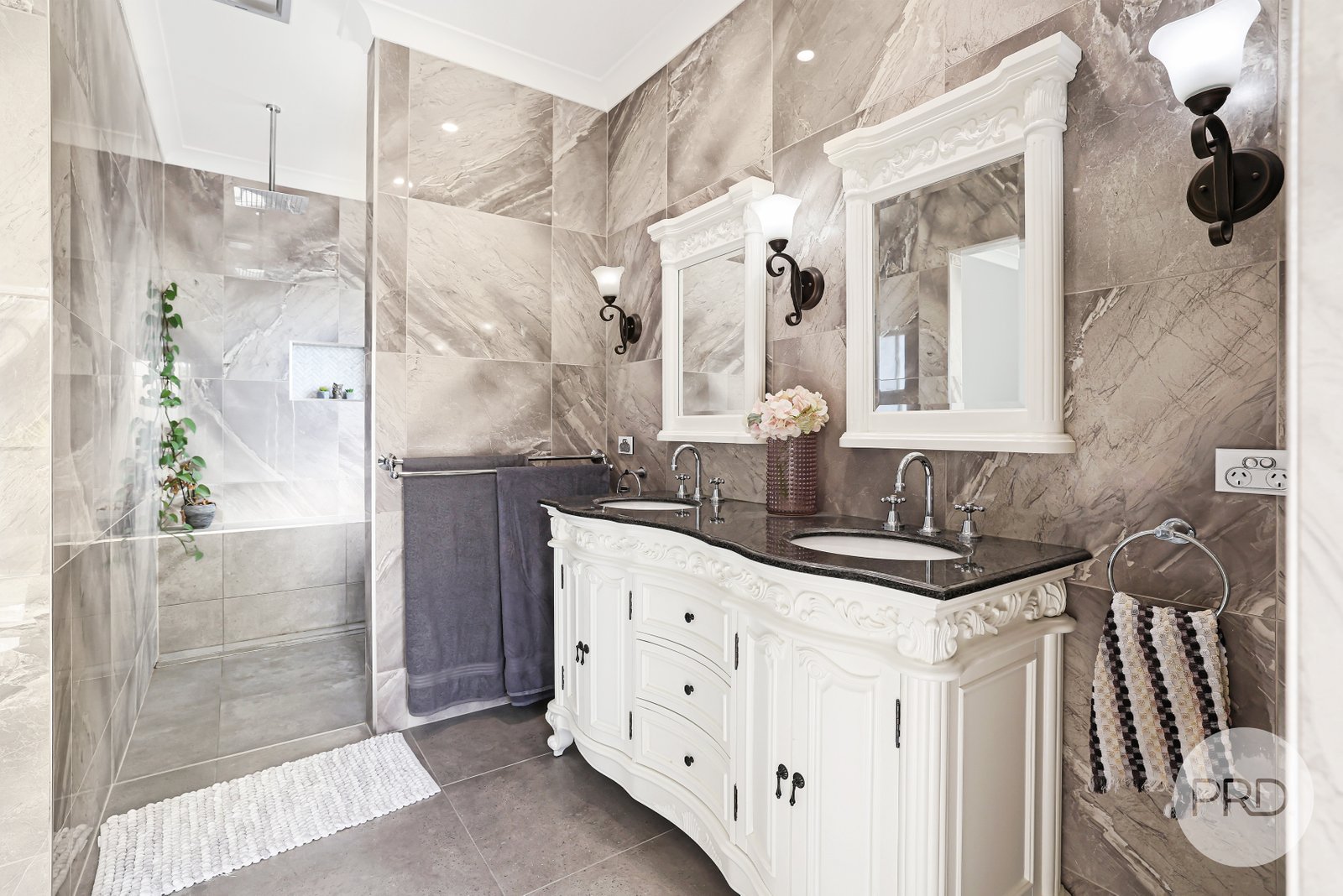 6 Nash Street TAMWORTH 8