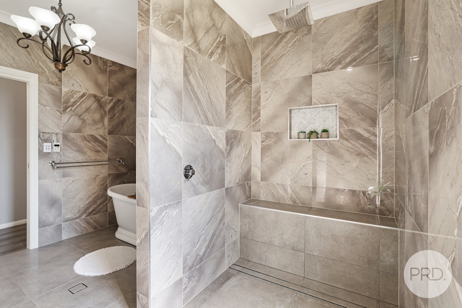 6 Nash Street TAMWORTH 19