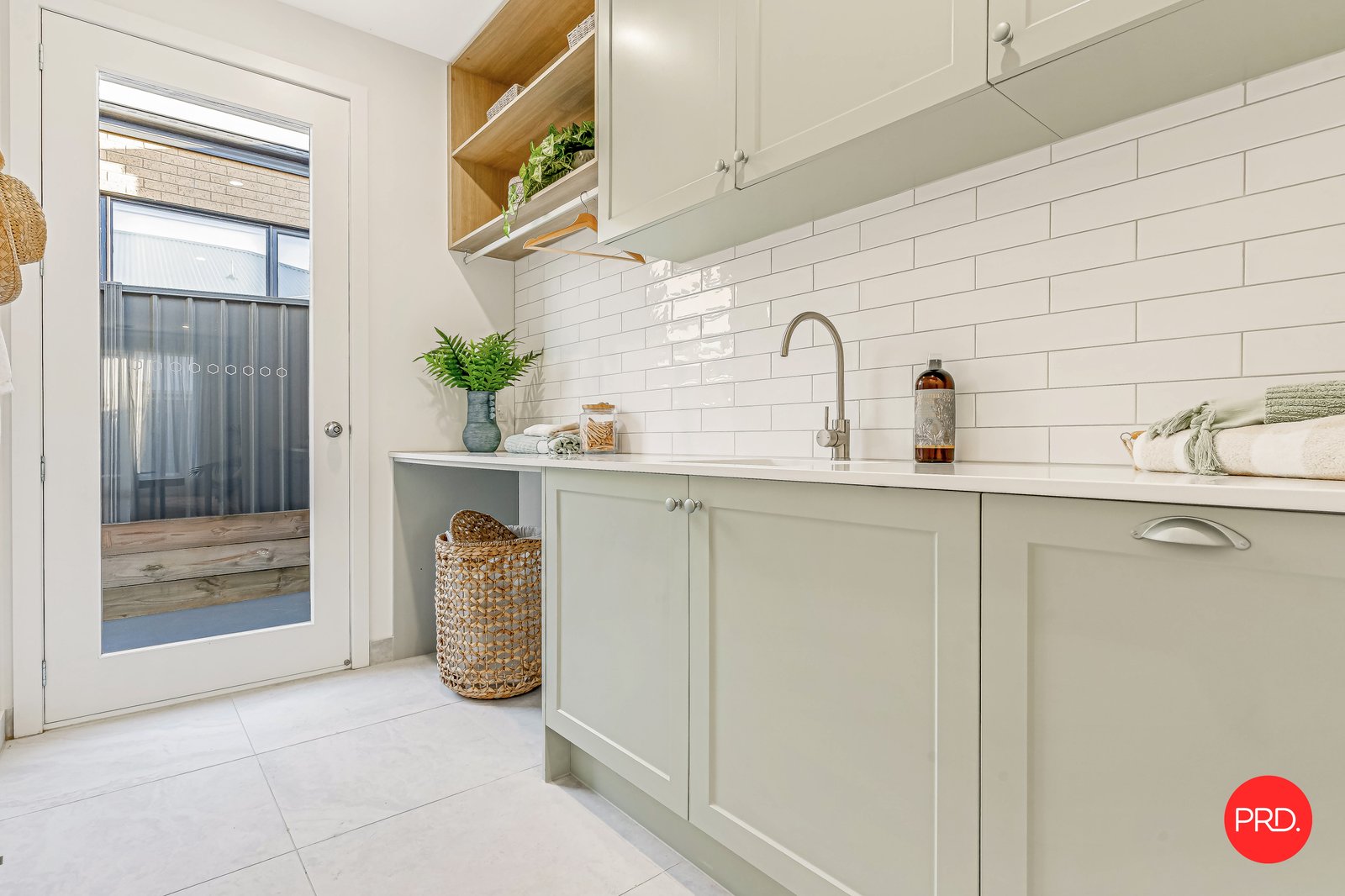 6 Neon Crescent STRATHFIELDSAYE 11