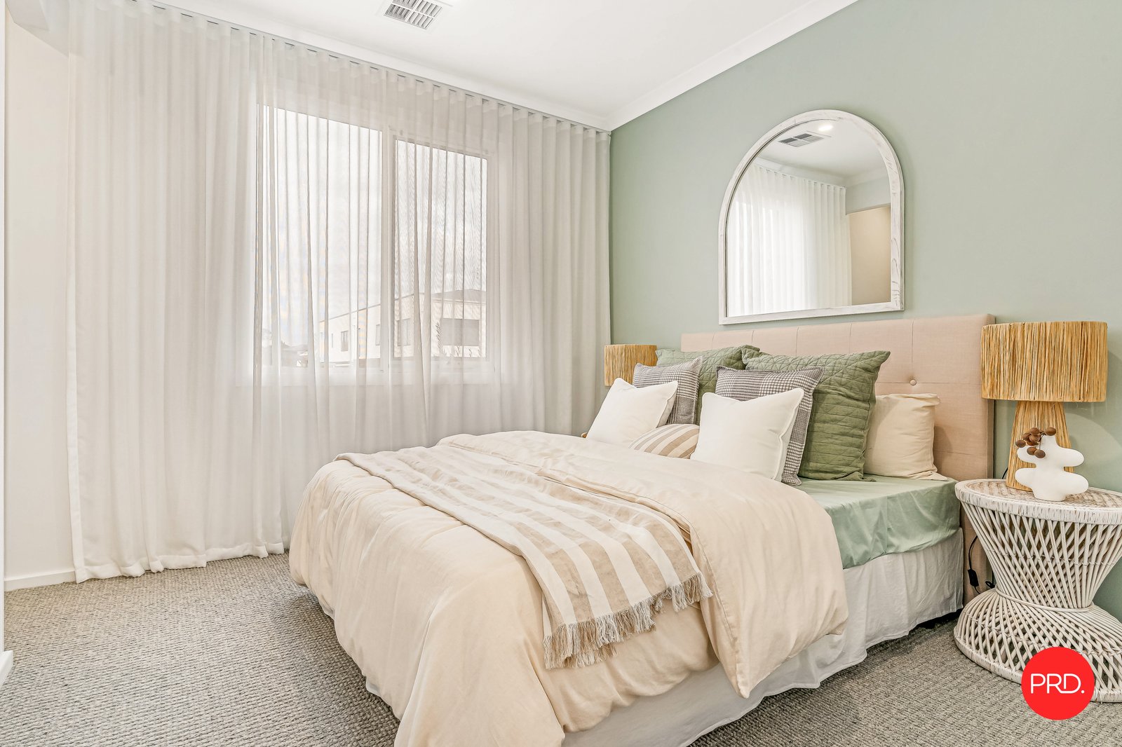 6 Neon Crescent STRATHFIELDSAYE 13