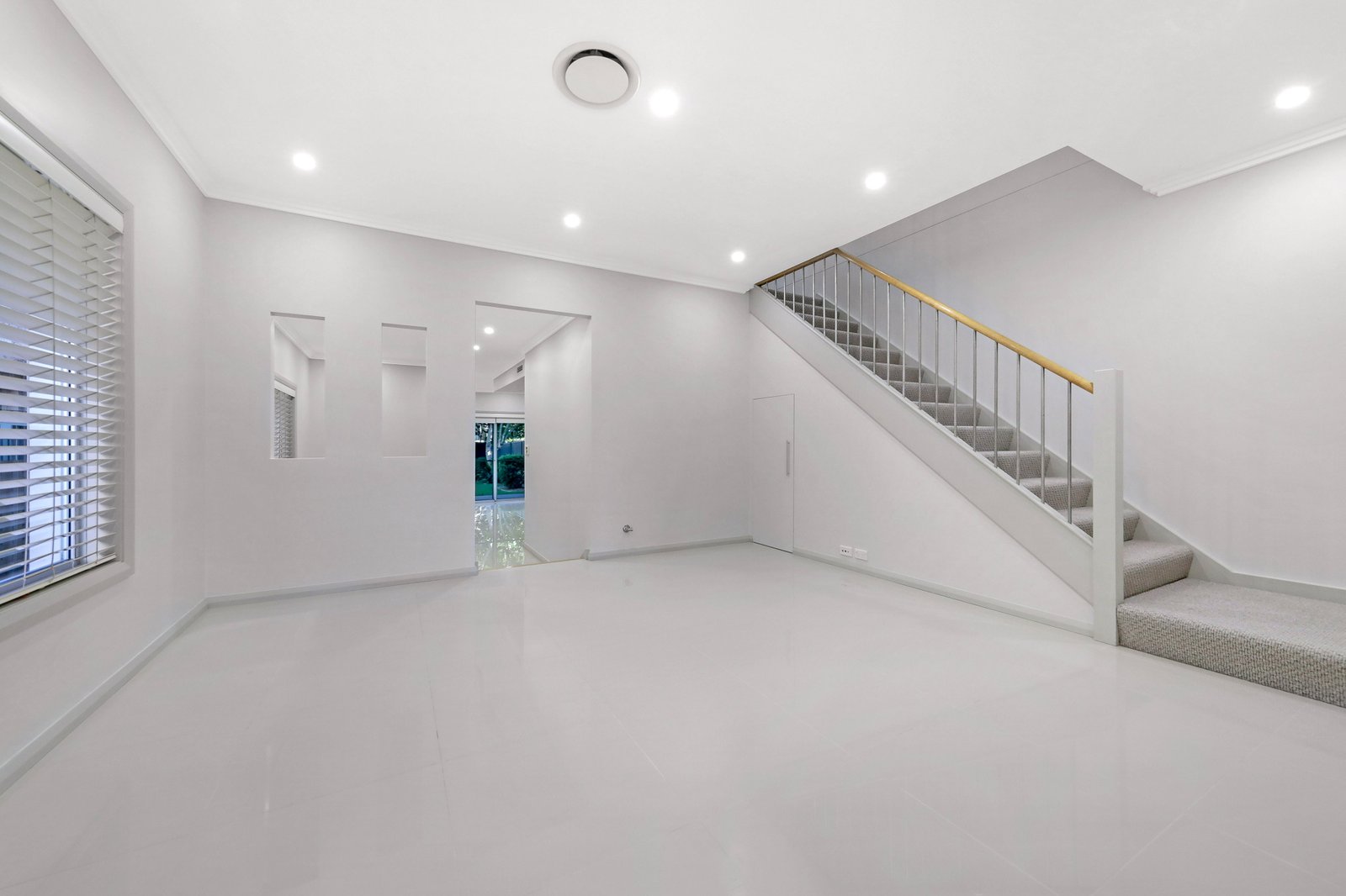 6 Norman Avenue DOLLS POINT 3