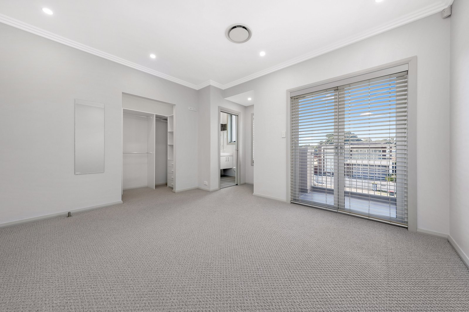 6 Norman Avenue DOLLS POINT 5
