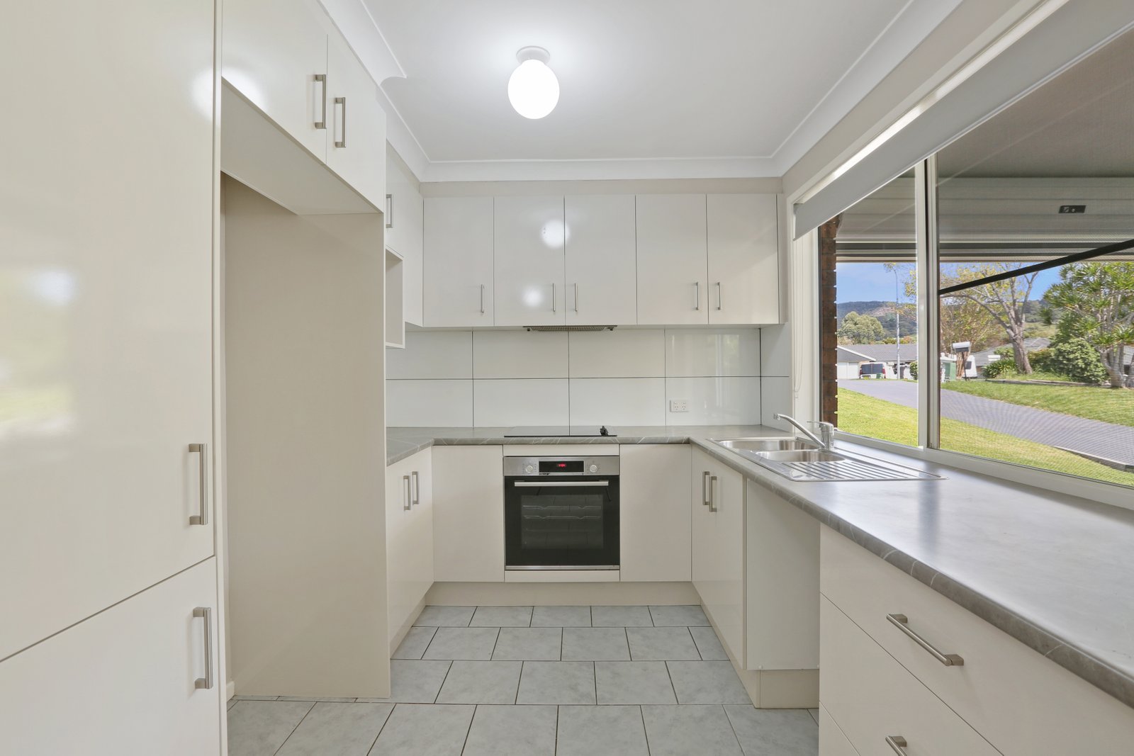 6 Normanby Place ALBION PARK 6
