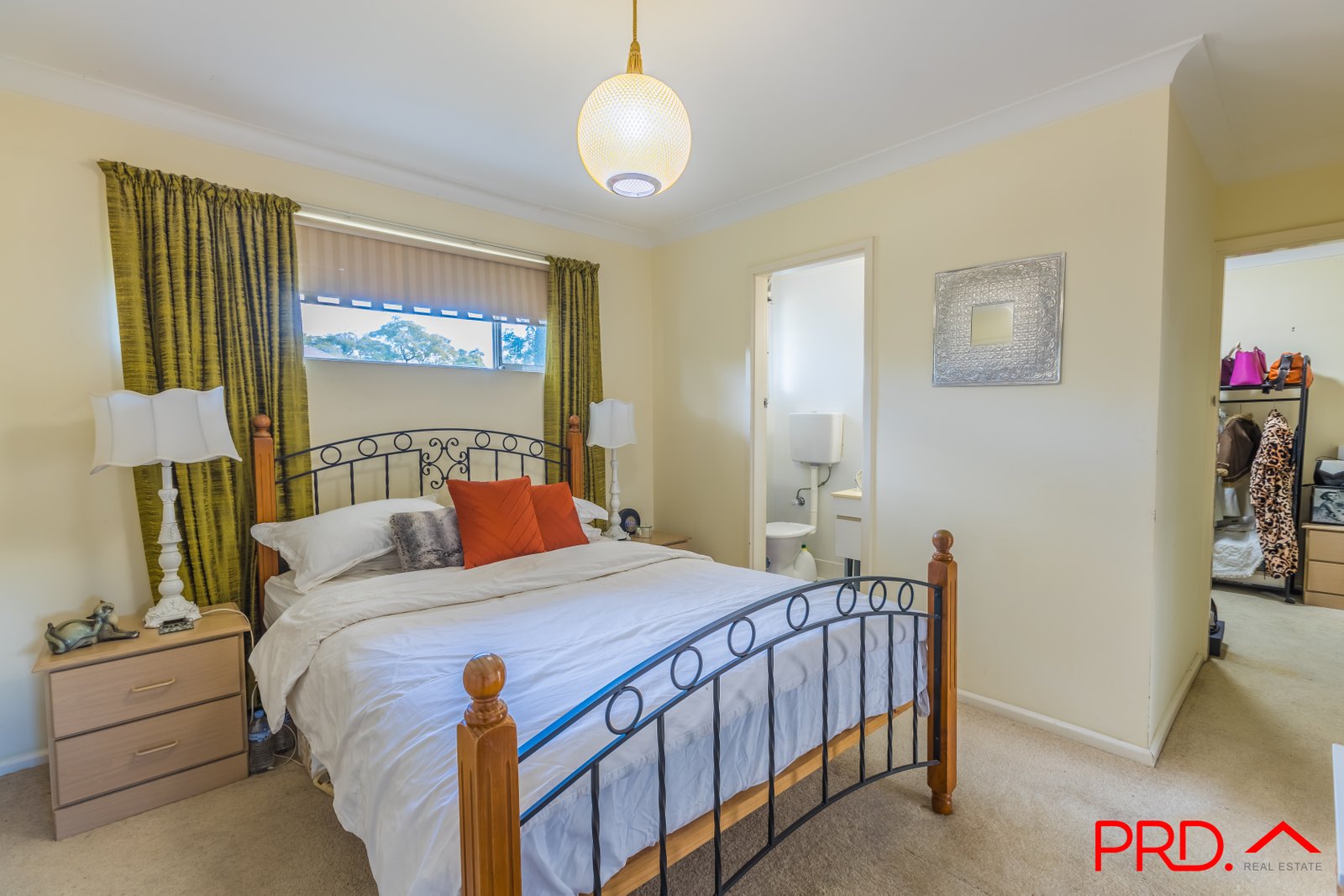 6 Nyrang Avenue TAMWORTH 11