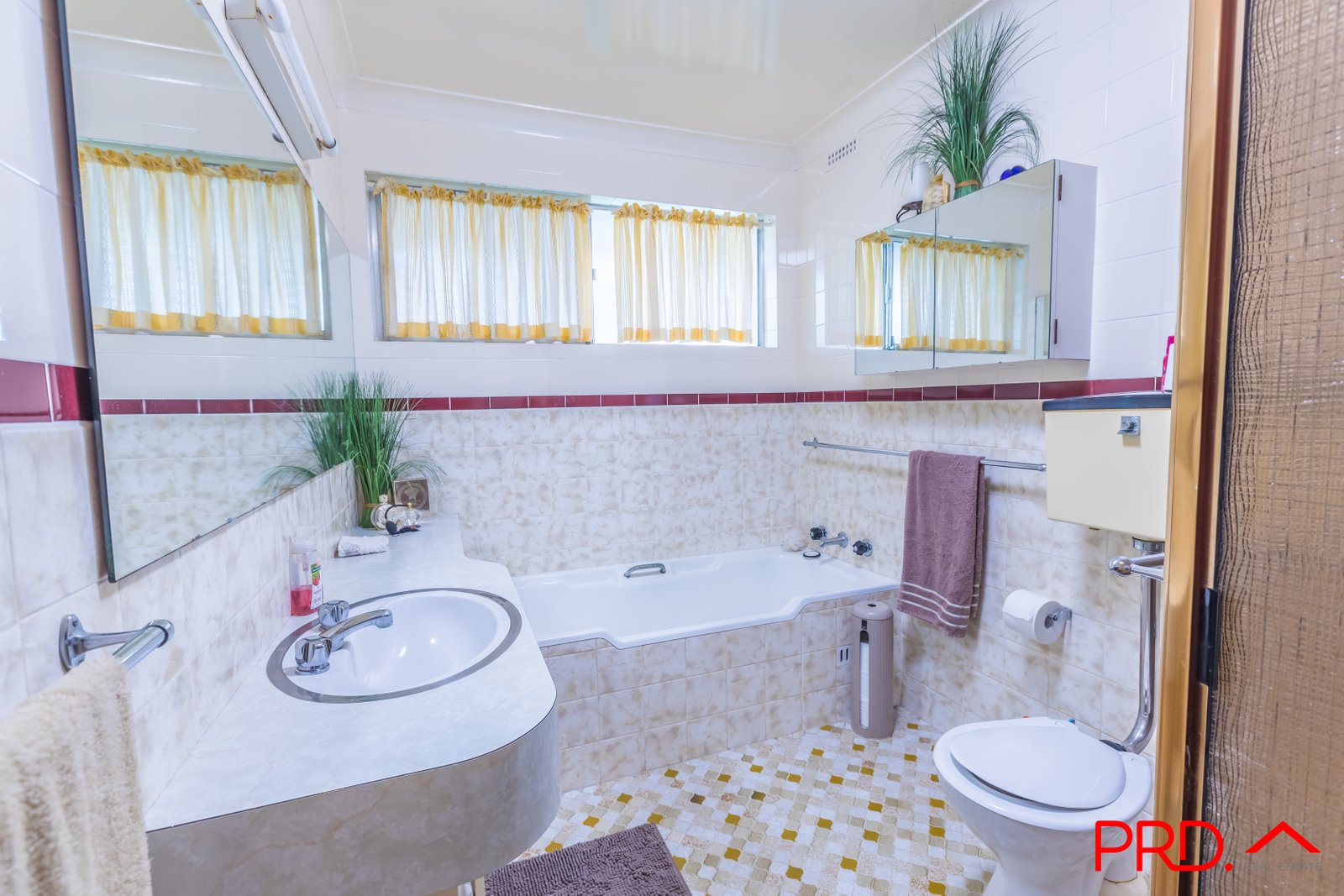 6 Nyrang Avenue TAMWORTH 12