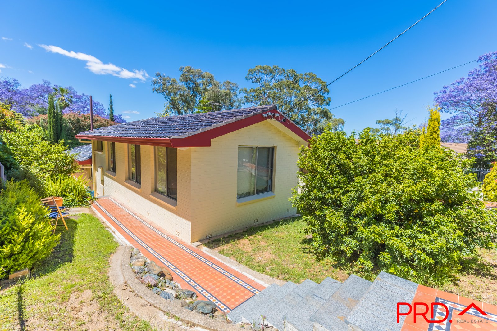 6 Nyrang Avenue TAMWORTH 19